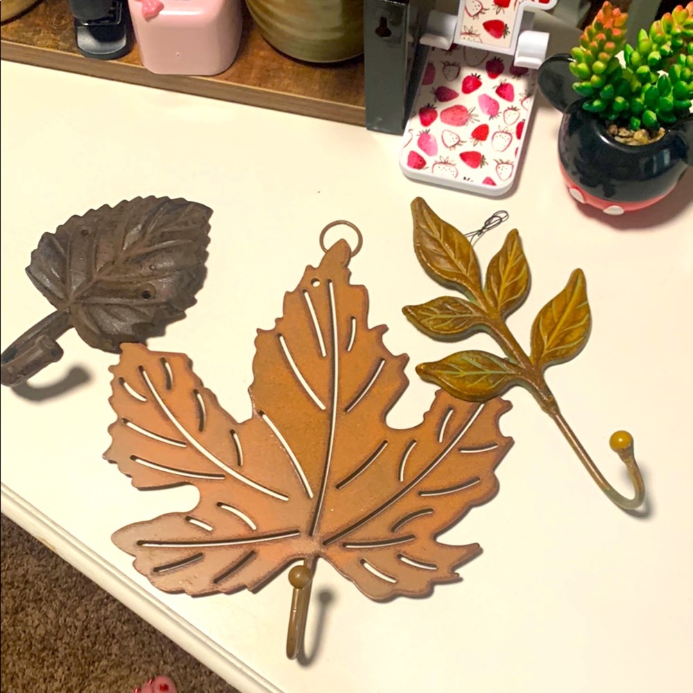Leaf-Themed Wall Hooks Set - Brown and Gold